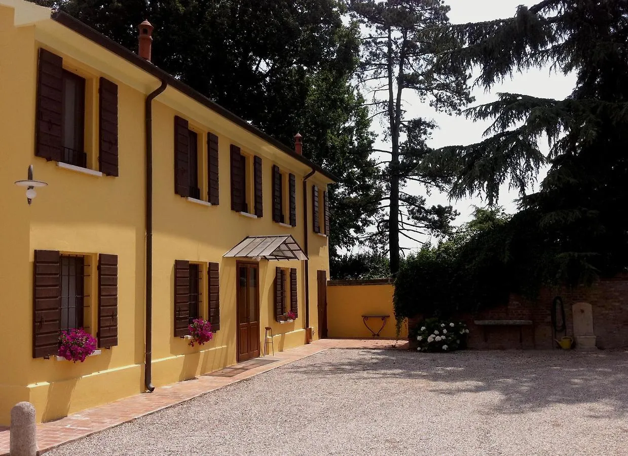 Villa Schiavi Sermide Estalagem